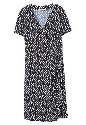Granatowa sukienka kopertowa wykonana z miękkiego materiału, ozdobiona białym abstrakcyjnym wzorem, z krótkimi rękawami i bocznym wiązaniem do regulacji.