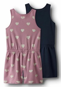 To soveleders rompers: den ene pink med lyse hjerteprint, den anden i ensfarvet marineblå. Begge har elastisk talje og blødt, strækbart stof.
