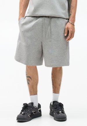 PULL&BEAR INTERLOCK JOGGER - BERMUDA - Pantalon de survêtement - light grey