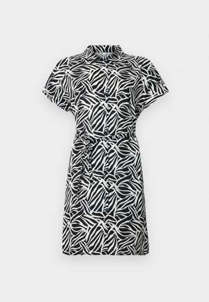 Vestido de manga curta em preto e branco com padrão abstrato de ondas, gola, frente com botões e faixa na cintura para um ajuste regulável. Tecido suave.