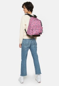 Eastpak WYOMING - Dagryggsäck - bliss crystal