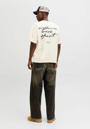 Nyomott mintás póló - sweet corn