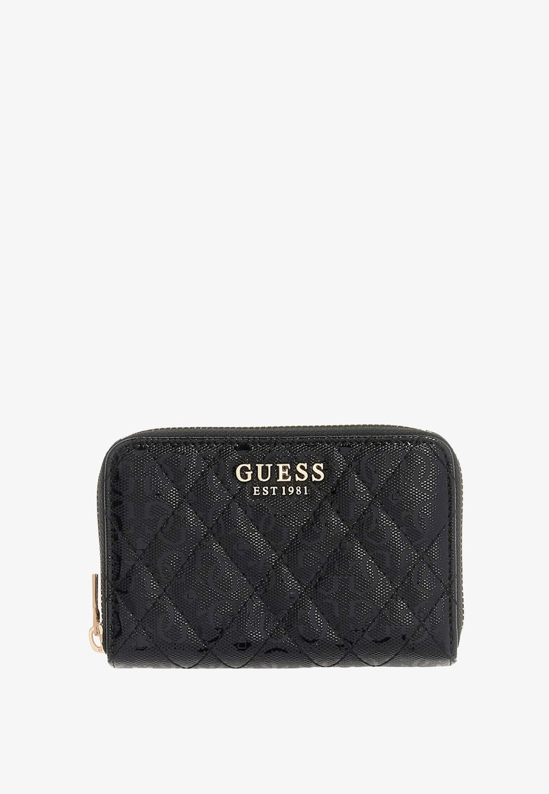 Portefeuille matelassé noir avec une finition brillante, logo doré "GUESS EST 1981" et fermeture éclair avec des accents texturés.