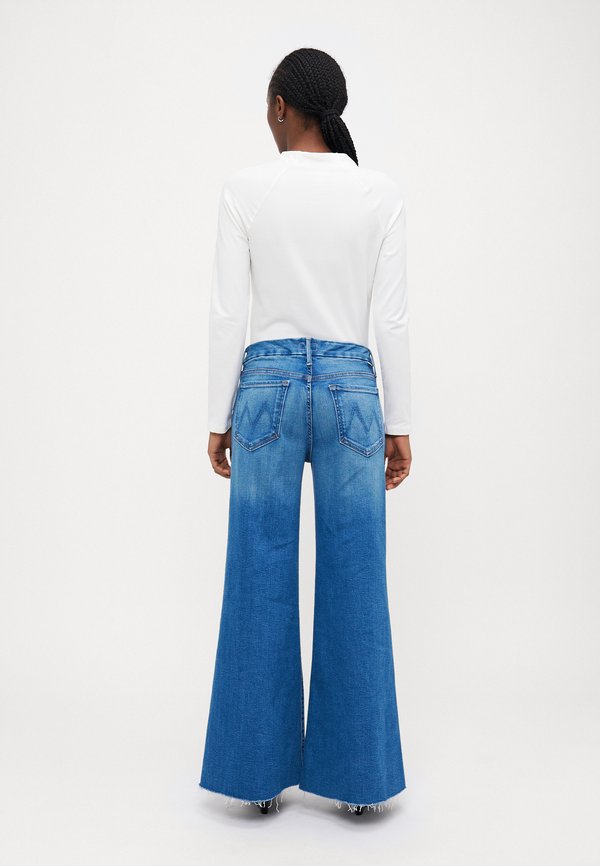 LIL ROLLER FRAY - Flared Jeans - work hard play hard2