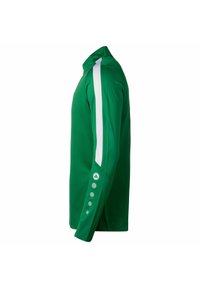 Groene langemouwen shirt met een witte streep langs de schouder, voorzien van knoopaccenten op de mouw en een logo-detail nabij de manchet.