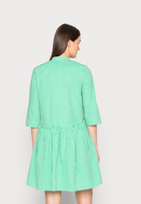 mbyM ALBANA - Vestido camiseiro - amoli green