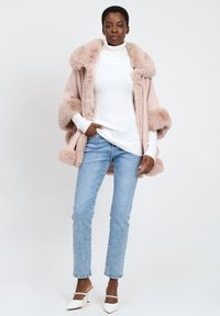 INFLUENCER OFF-SHOULDER - Maglione - milk