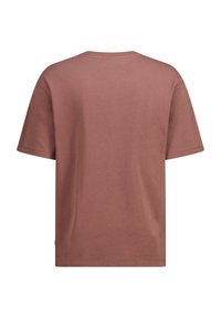 Ruskea puuvillapaita, jossa on löysä muotoilu, lyhyet hihat ja ribattu kaula-aukko. Yhdistelee tasaista väriä ilman näkyviä kuvioita tai grafiikkaa.