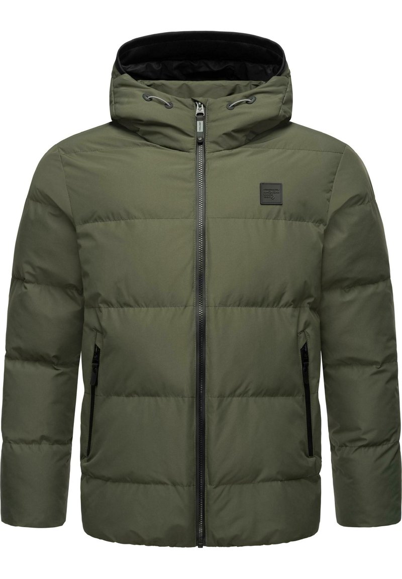 Groene pufferjack met een gewatteerd ontwerp, ritssluiting aan de voorkant, verstelbare capuchon en zijzakken met zwarte accenten.