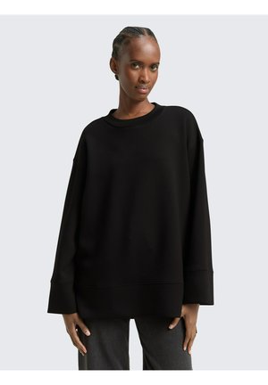 Sweater - deep black
