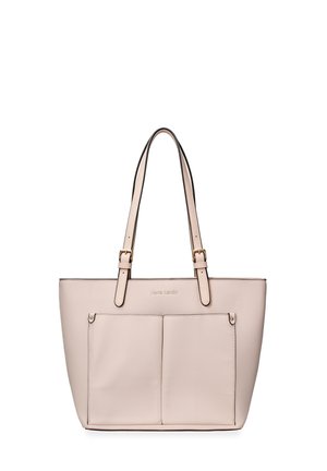 Lichtbeige leren totebag met twee voorvakken, verstelbare schouderbanden en subtiel geperst merklogo.