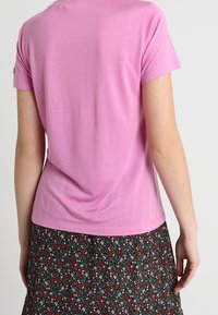 mbyM Camiseta estampada - pink