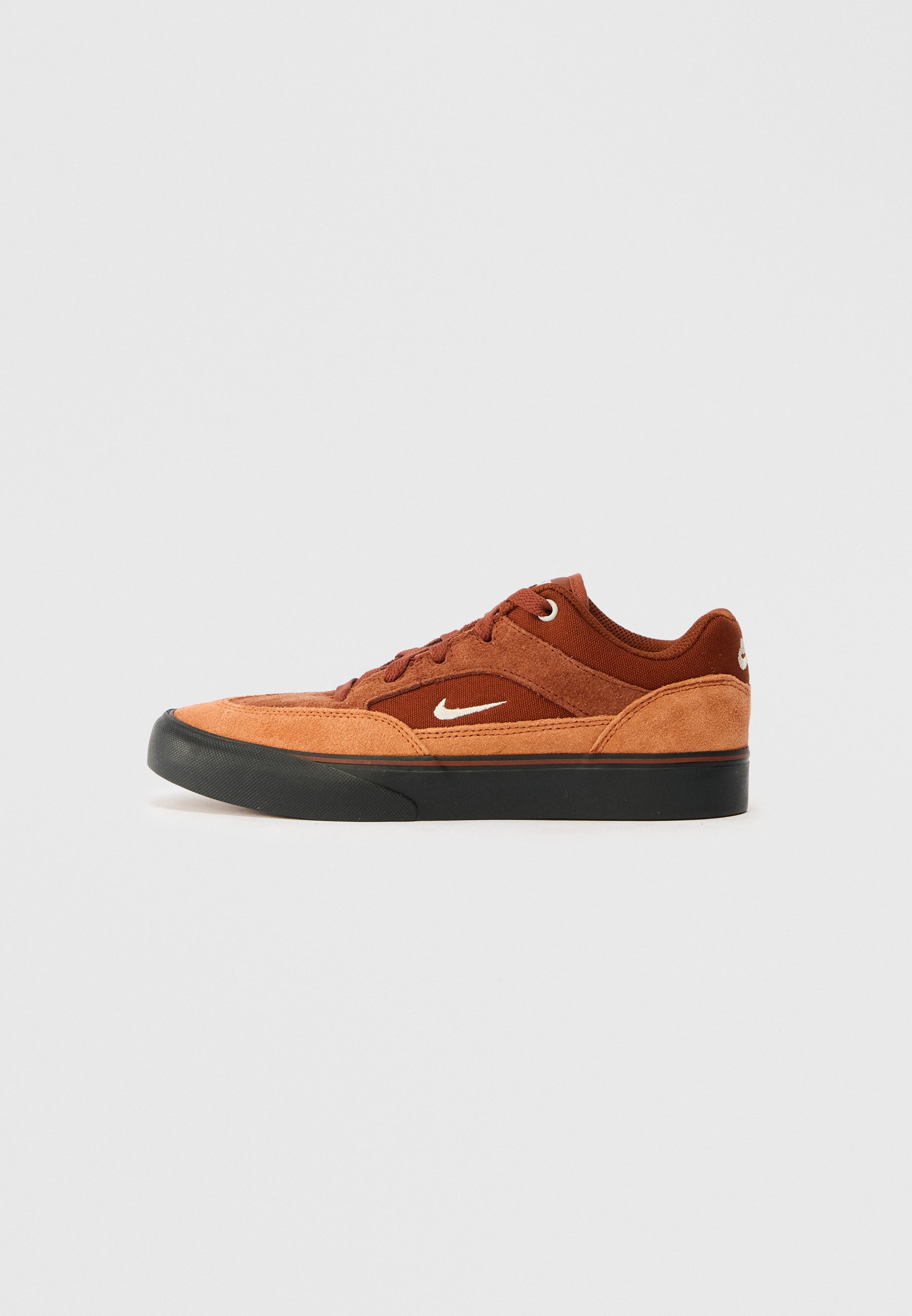 nike russet