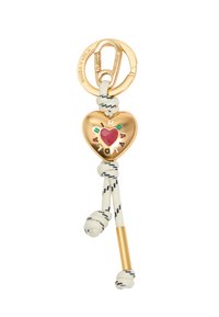Llavero en forma de corazón dorado con un corazón incrustado en rojo, letras multicolores y acentos de cuerda blanca. Cuenta con un clip dorado para su sujeción.