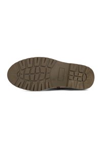 Suela de zapato de goma marrón, que presenta patrones de profundidad para un buen agarre. La textura está detallada con secciones elevadas y una zona de plataforma lisa.