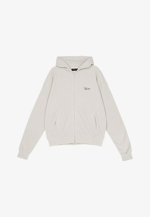 Világosszürke, cipzáros kapucnis pulóver bordázott anyagból, kapucnival, két oldalsó zsebbel és egy kis hímzett logóval a bal mellkason.