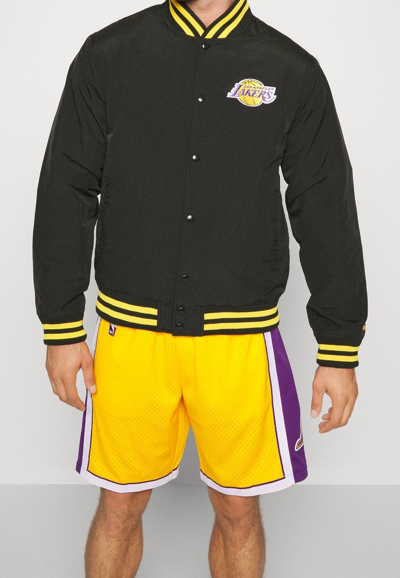 New Era Träningsjacka - black