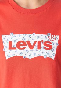 Levi's® THE PERFECT TEE - T-shirt imprimé - poppy red
