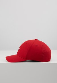 Levi's® MID BATWING FLEXFIT UNISEX - Gorra - regular red