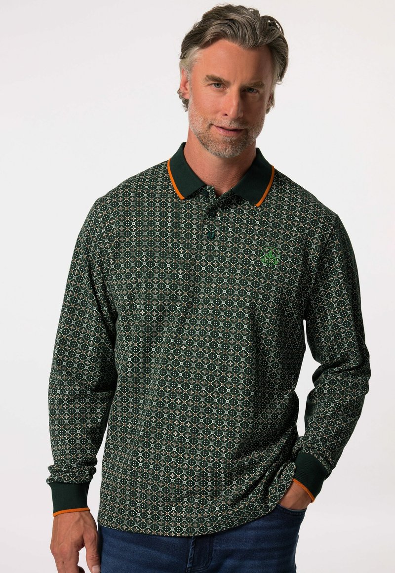 Pánská polokošile s dlouhým rukávem v tmavě zelené barvě, s složitým bílým vzorem, oranžovými akcenty na límečku a zeleným logem na hrudi.