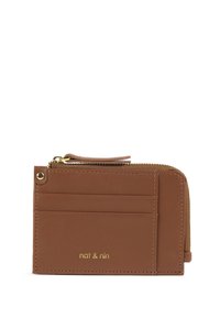 Portefeuille en cuir marron avec fermeture éclair, plusieurs emplacements pour cartes, ferrures dorées et texture lisse. Logo de la marque embossé sur le devant.