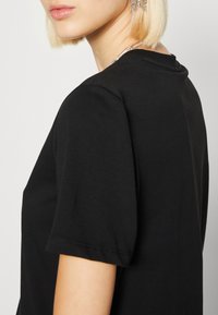 PIECES Shirt 'PCRia' in Light Green - ABOUT YOU