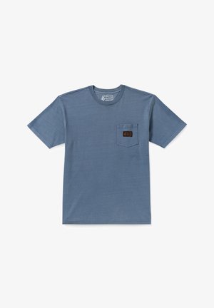 Blue short-sleeve t-shirt made of soft cotton. Features a chest pocket and a logo label above it. Straight fit and crew neckline.