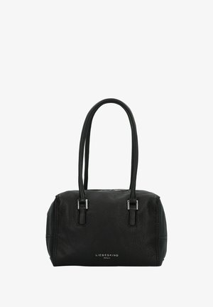 Schwarze Lederhandtasche mit strukturierter Oberfläche, zwei langen Griffen, silbernen Hardware-Akzenten und einem Markenlogo auf der Vorderseite. Kompakte und strukturierte Form.