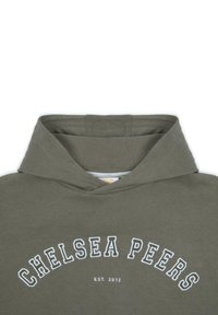 Felpa verde oliva con tasca a marsupio frontale, cappuccio con stringhe e testo ricamato bianco "CHELSEA PEERS EST. 2012."