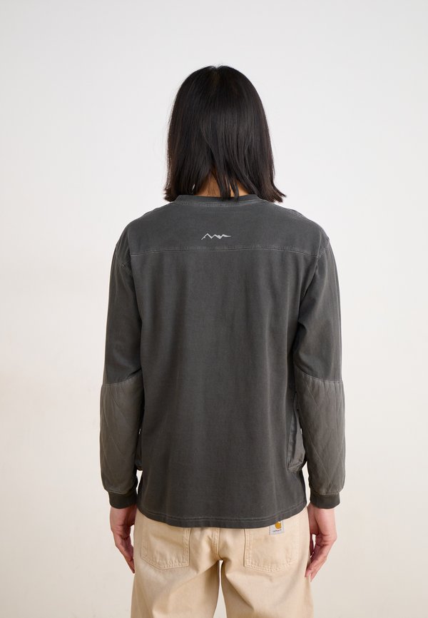ARMOR - Long sleeved top2