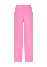 Pantaloni a gamba larga rosa con una texture liscia, vita alta e due tasche posteriori con dettagli di cucitura sottili.