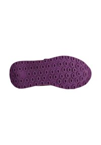 Semelle en caoutchouc violette présentant un motif hexagonal, surface texturée pour l'adhérence et bords arrondis pour un ajustement confortable.