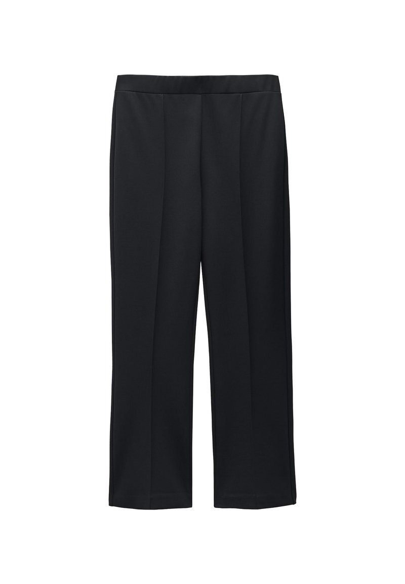 Schwarze, weite Hose mit glatter Textur, ausgestattet mit einem flachen Bund und zwei vorderen Falten für zusätzliche Details.