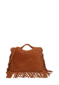 Borsa in camoscio marrone con borchie argentate lungo il bordo, manico superiore e frange lunghe nella parte inferiore. Include una tracolla staccabile.