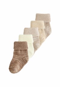 Set aus fünf gestrickten Socken in verschiedenen Beigetönen, Creme und hellbraun. Jede Socke hat einen gerippten Bund und eine weiche Textur.