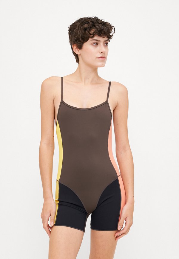 THE CONTOUR OUTLINE ONESIE - Swimsuit - peaches2
