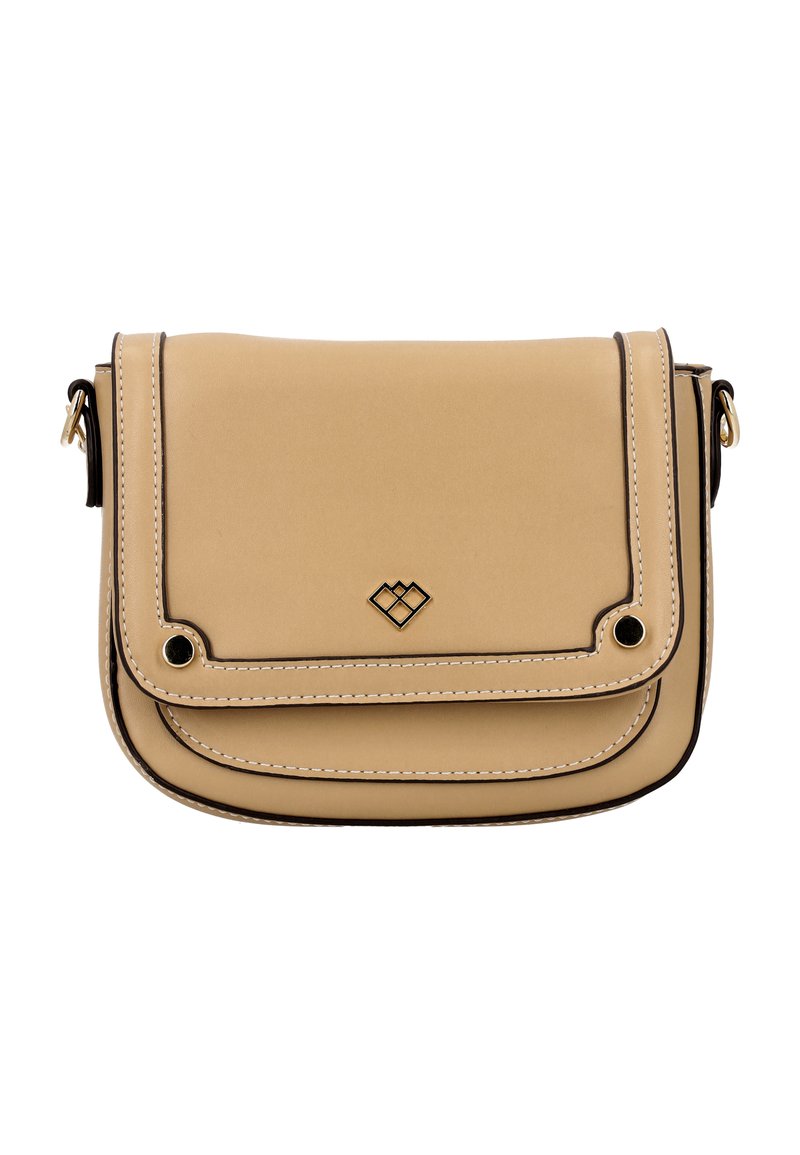Beige syntetisk læder crossbody taske med klap, hardware i gyldent tone, sort piping og hvid syning. Har et lille dekorativt emblem.