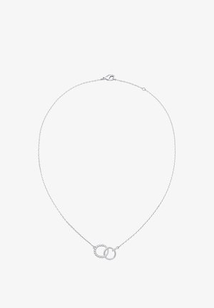 Ezüst lánc nyaklánc, amely összefonódott kör alakú medálokat tartalmaz, az egyik gyöngyös textúrájú, a másik sima, homár kapoccsal rögzítve.