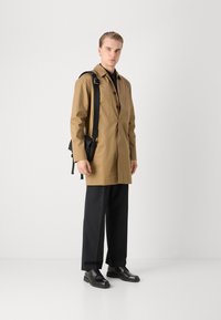 Barbour LORDEN WATERPROOF  - Casaco curto - sand/blue granite