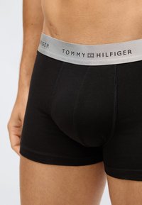 Tommy Hilfiger SIGNATURE TRUNK 3 PACK - Chiloți boxer - black/silver-coloured/multi-coloured