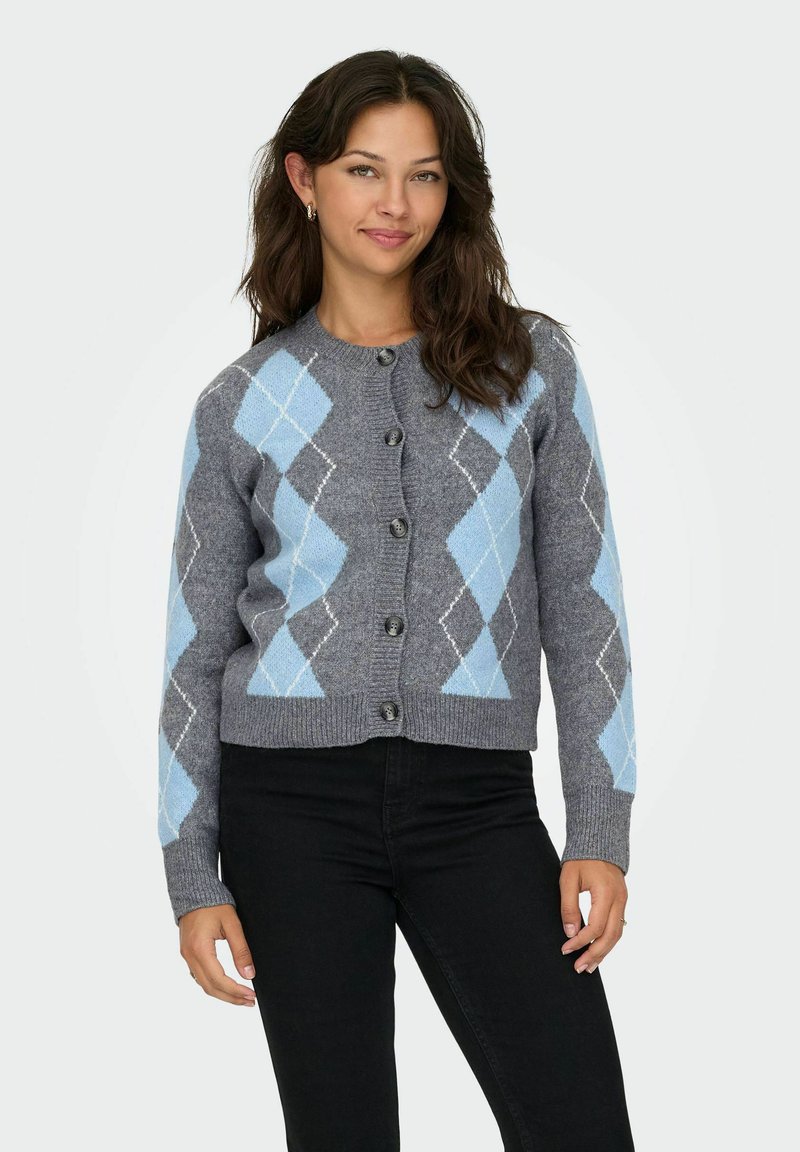 Grijze gebreide cardigan met een blauw en grijs ruitpatroon, voor knopen, geribde manchetten en zoom, en een relaxed fit.
