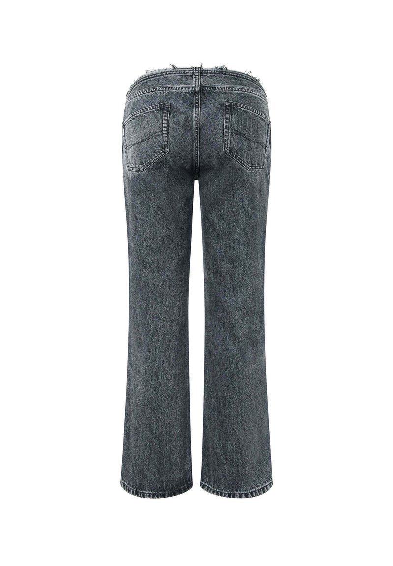 Graue Denim-Jeans mit Schlag, rohem Saum, zwei Gesäßtaschen und verwaschenem Look. Sie haben einen hohen Bund und eine lockere Passform.