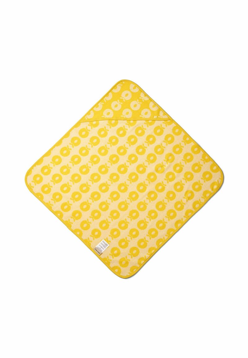 Sárga mintás szőnyeg, amely világos és sötét sárga árnyalatok ismétlődő mintázatával rendelkezik. Puha textúra, lekerekített sarkokkal és steppelt szélekkel.