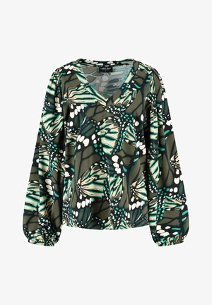 Langarm blouse van donkergroene stof met een v-hals, voorzien van een vlinderpatroon in teal, wit en zwart. Gathering aan de mouwen en een ontspannen pasvorm.