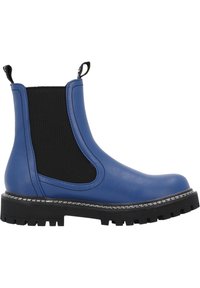 Botín Chelsea de cuero azul con paneles elásticos negros, punta redondeada y suela de goma negra con un detalle de costura blanca.