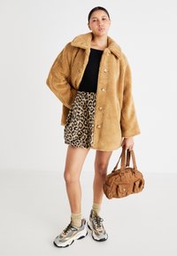 Steve Madden POSSESSIONE - Baskets basses - grey/gold