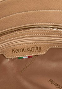 NeroGiardini Borsa a mano - beige