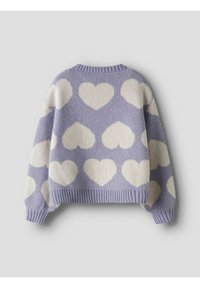 Pull lilas avec motifs de cœurs blancs, poignets et ourlet côtelés, présenté à plat sur un fond clair.