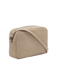 Borsa a tracolla in suede beige con tracolla in pelle liscia, chiusura con zip, forma rettangolare e sottile dettaglio di cucitura sui lati.