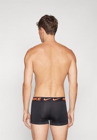 Nike Underwear ESSENTIAL TRUNK 3 PACK - Ozke boksarice - black-volt/hot punch/hyper royal